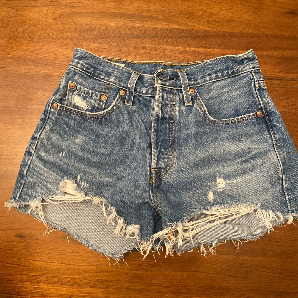 Levi’s 501 Cut Off Jean Shorts